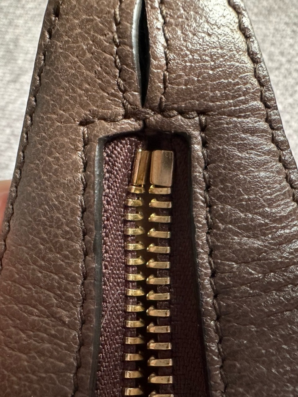 Gucci Brown Leather Zipper Shoulder Bag with Gold Hardware - Picture 2 of 5